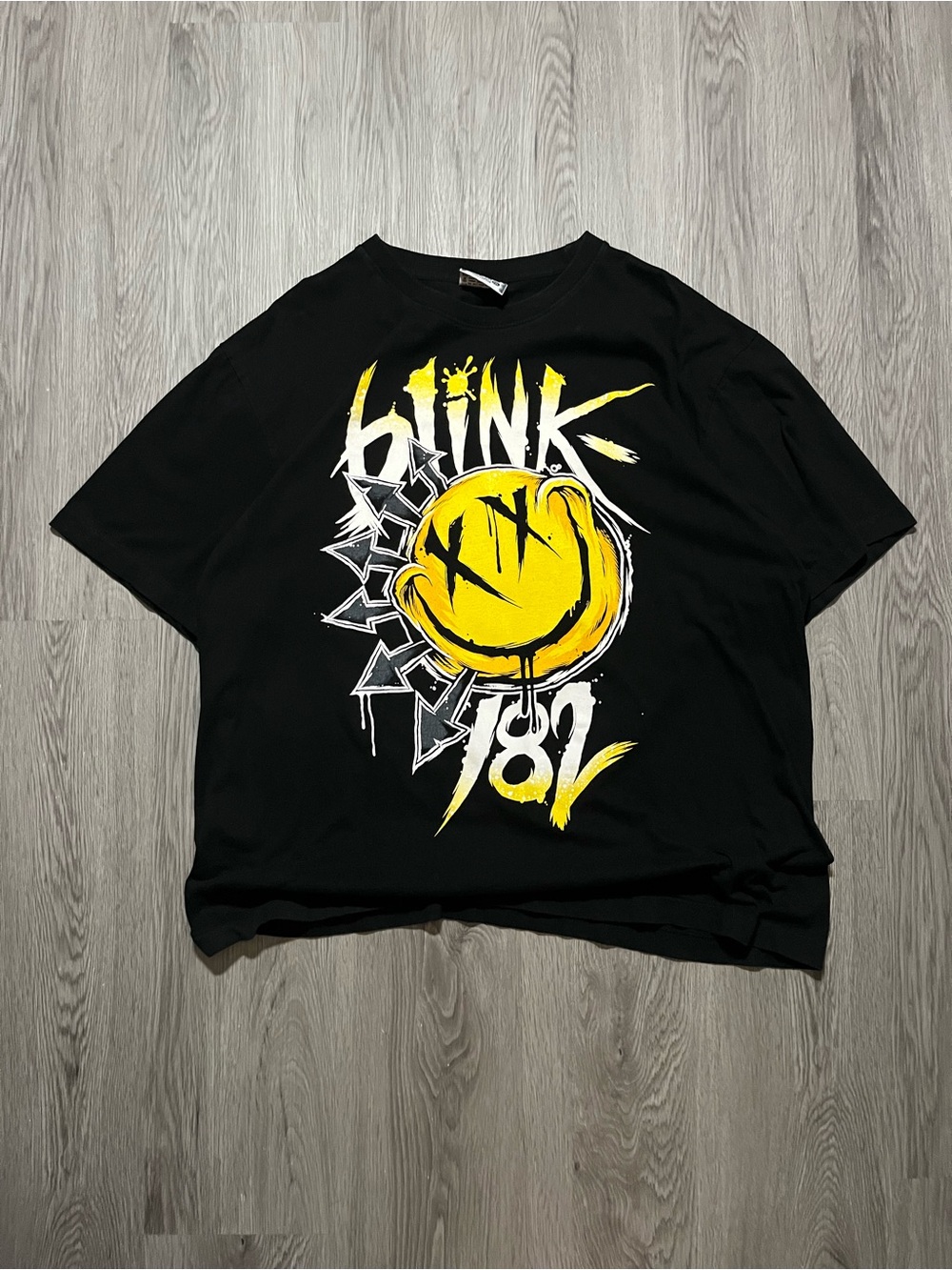 Blink-182 smiley graphic double sided men’s T-shirt 2XL 100%cotton single stitch